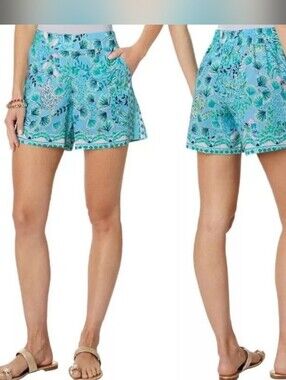 LILLY PULITZER, Women's Neilah Shorts Shorts Frenchie Blue Mosaic in Size Large